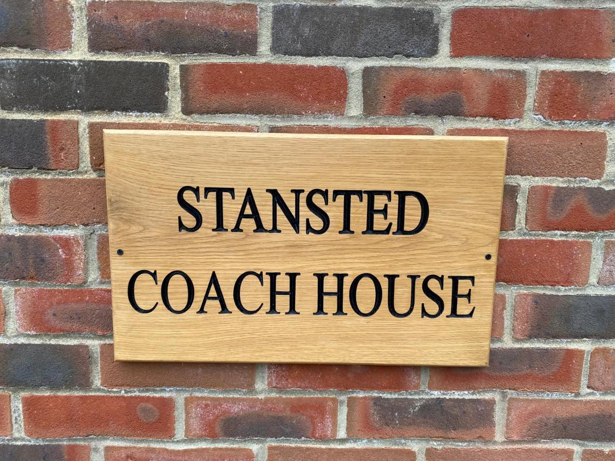 エルセナムStansted Coach Houseアパートメント エクステリア 写真